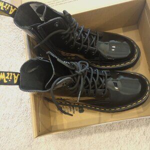 Dr. Martens Black Patent Leather Platform Boots – Brand New, Size US 8